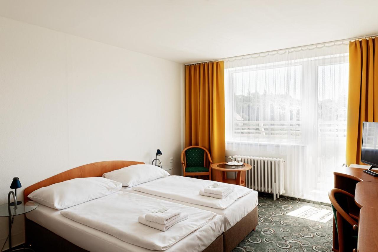 Hotel Slezan Bruntal Exterior photo