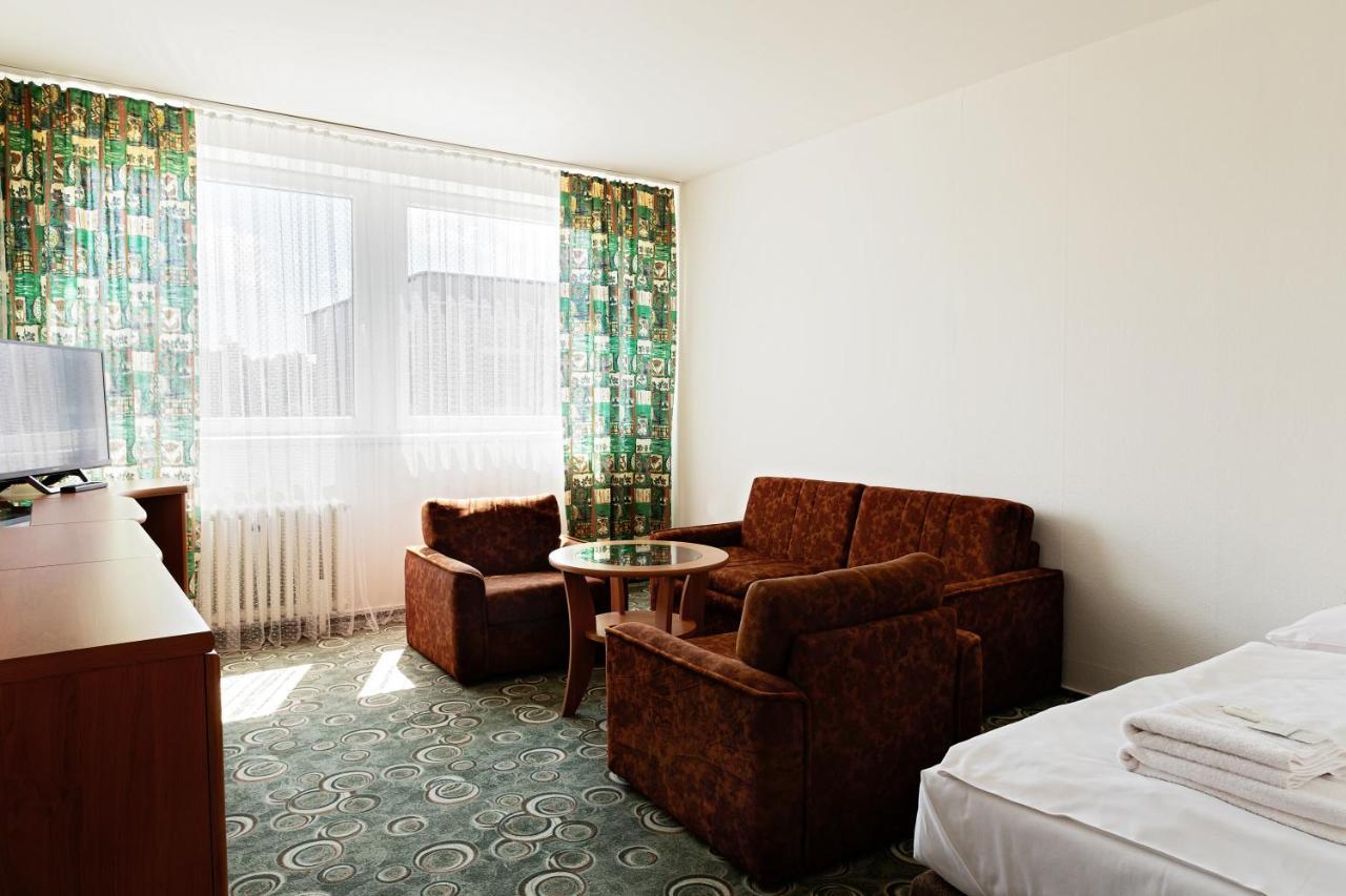Hotel Slezan Bruntal Exterior photo